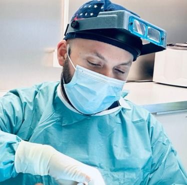 Comment se déroule une chirurgie capillaire type FUT ?